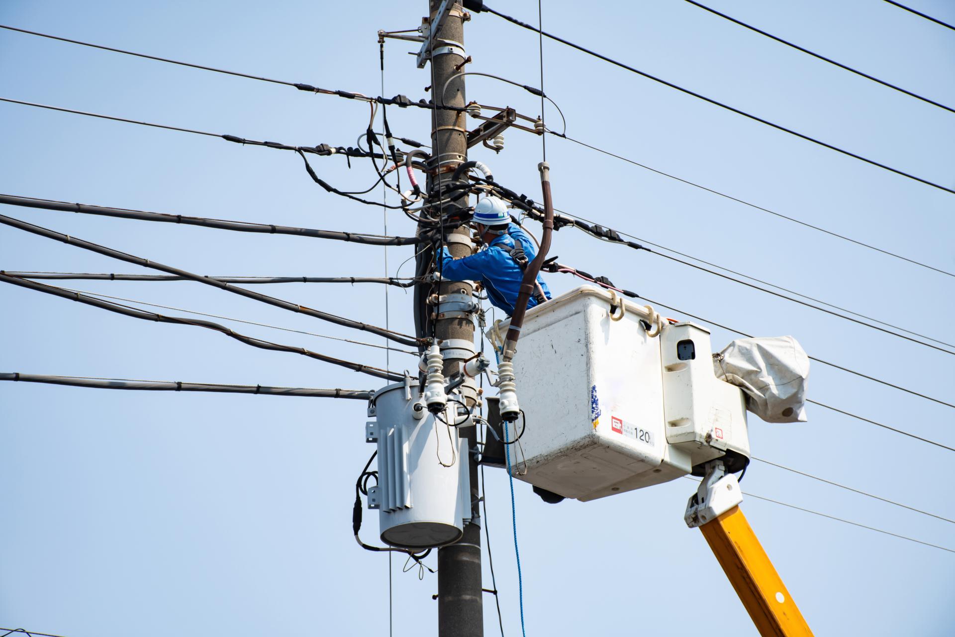 電柱の電気工事